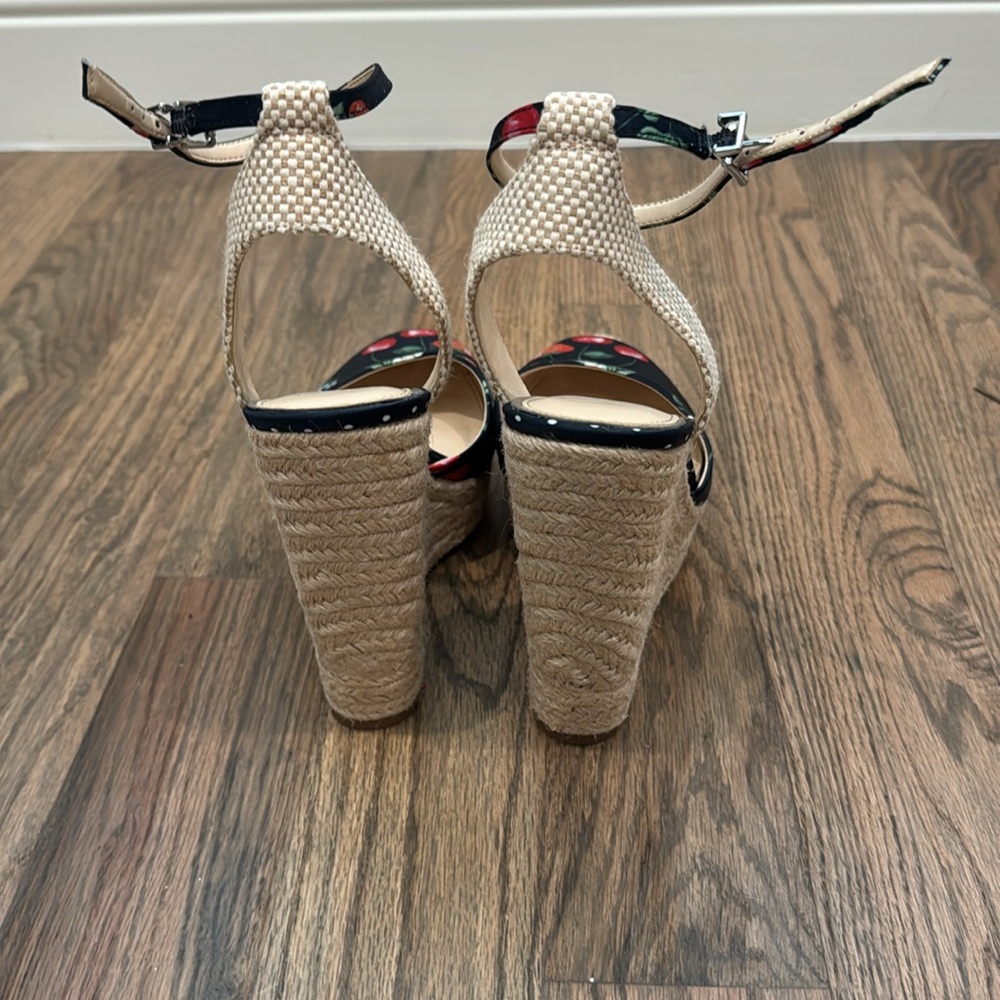 Jessica Simpson Wedge - Picture 2 of 4